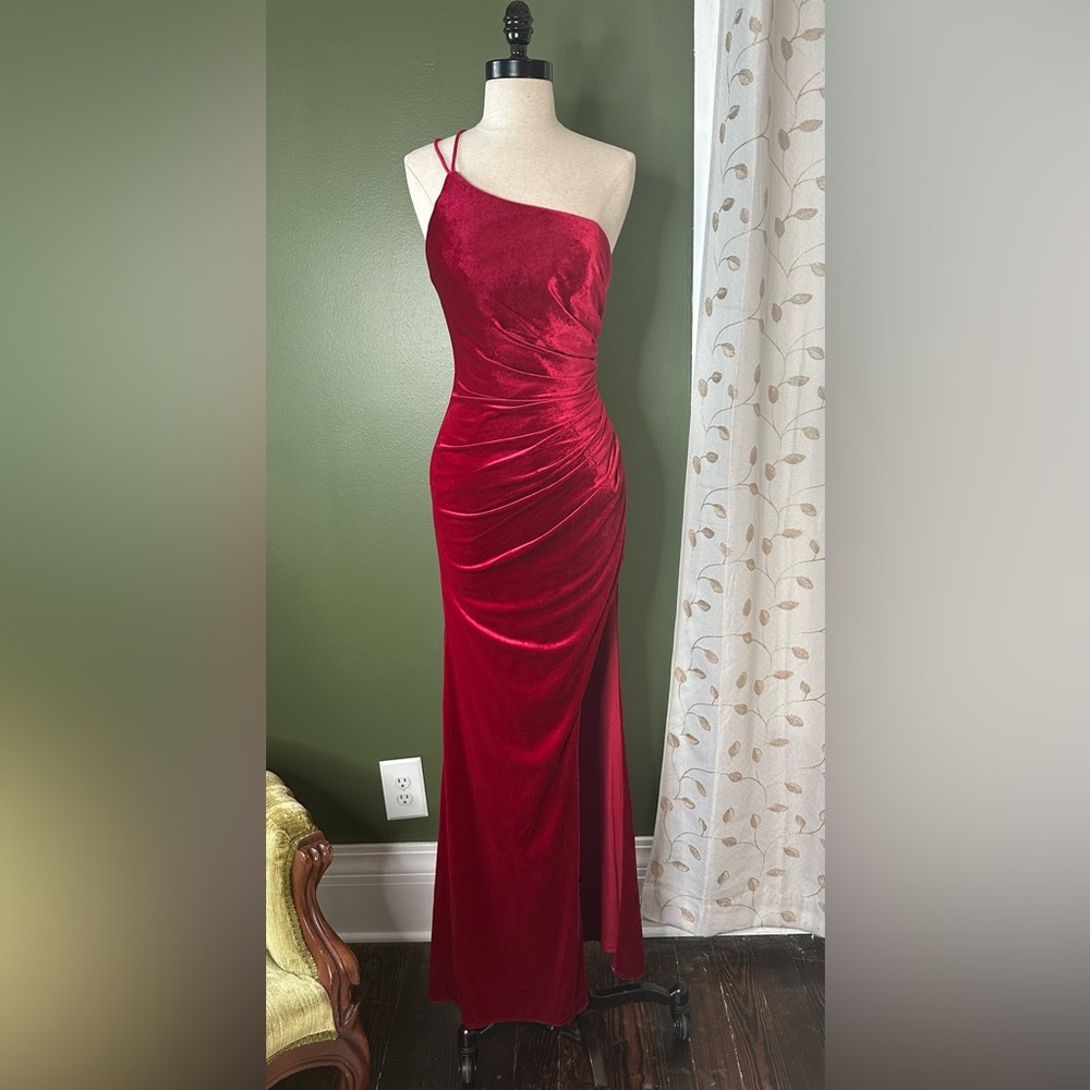 Elegant Red Velvet Evening Gown